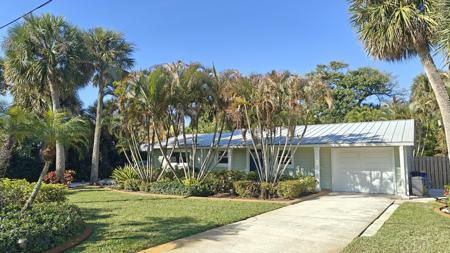 282 SE Edgewood Drive