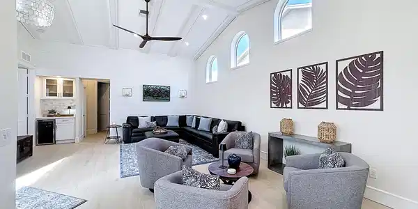 208 River Walk