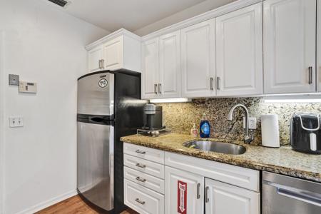 530 NE 11th Avenue
