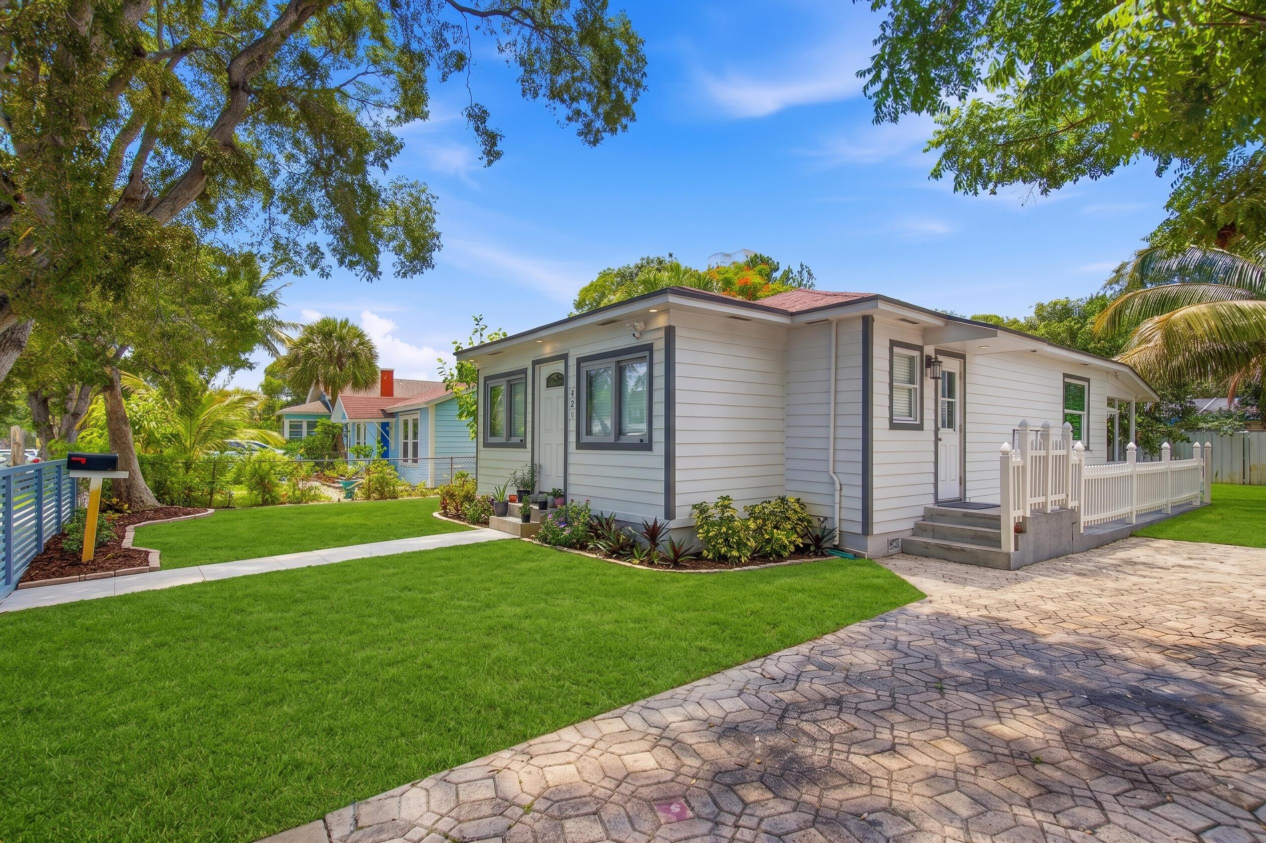 Image 3: FRONT HOME F