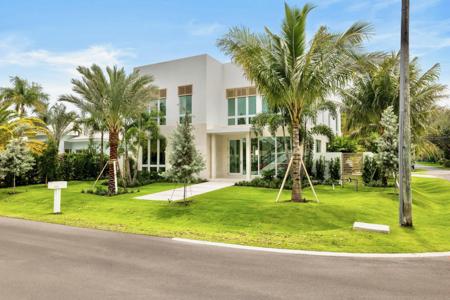 800 Bond Way