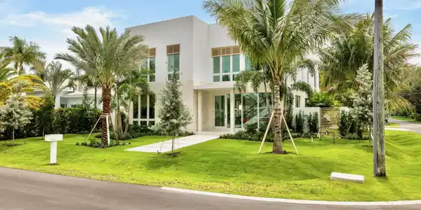 800 Bond Way