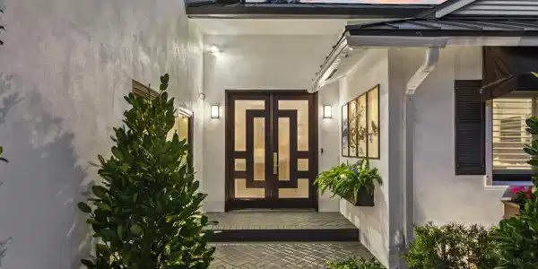 Image 3: Entrance