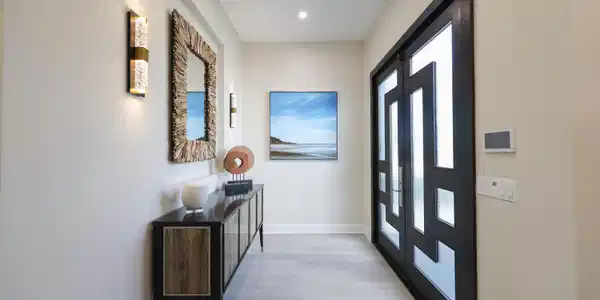 Image 4: Foyer