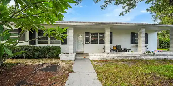 1331 S Palmway