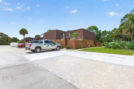 5706 SE Riverboat Drive