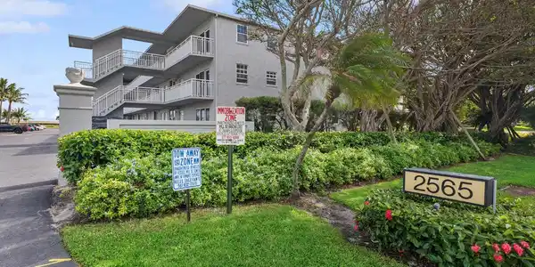 2565 S Ocean Boulevard