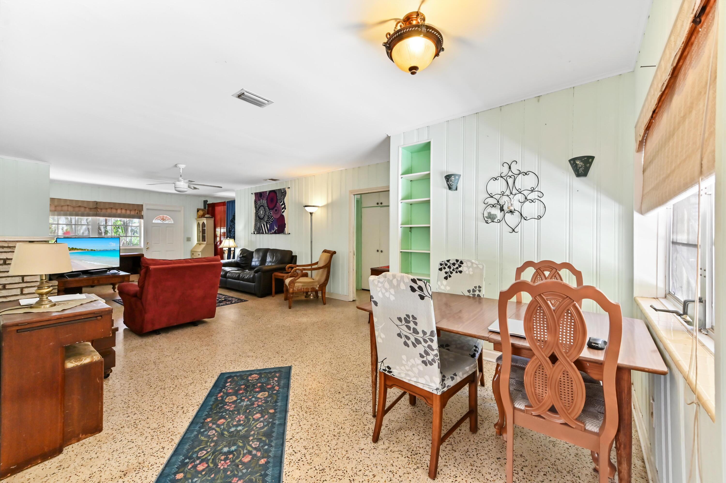 Image 2: 12 dining area 02