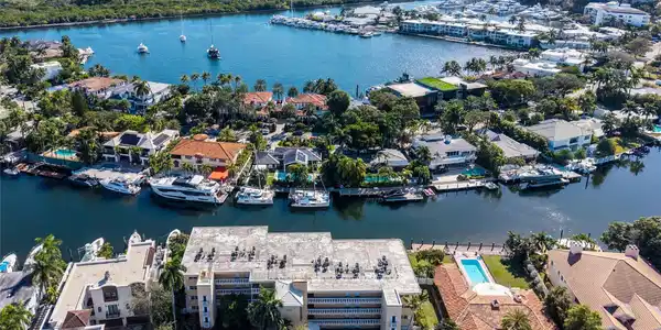 1332 Bayview Drive