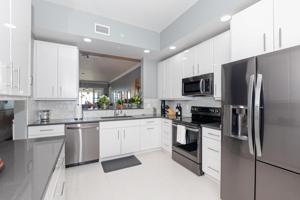 23 Harbour Isle Drive W