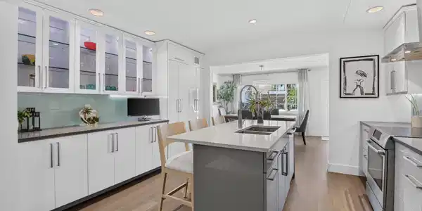 Image 4: COMPLETELY UPDATED KITCHEN ALL NEUTRAL FINISHES