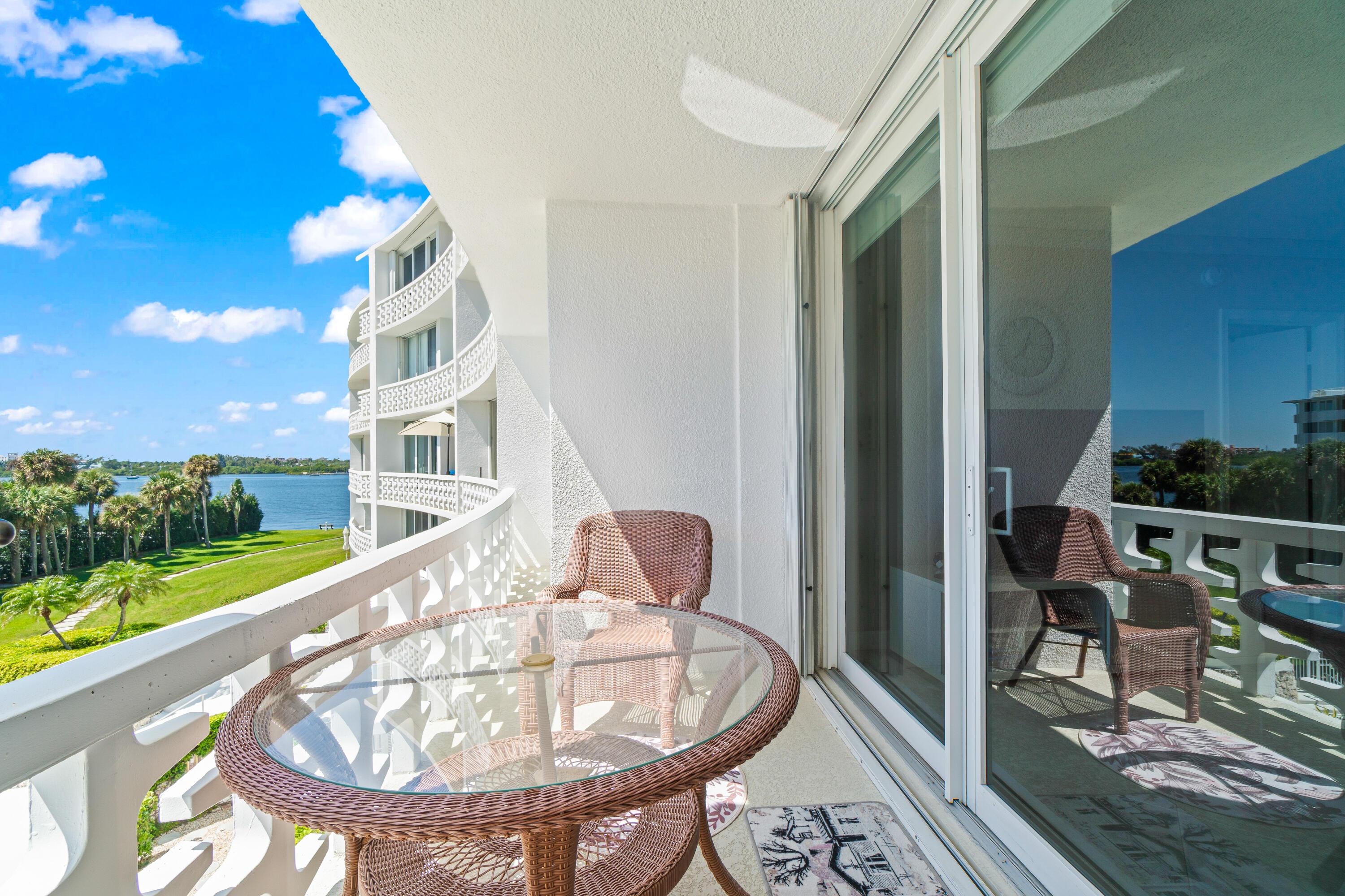 Image 3: Balcony