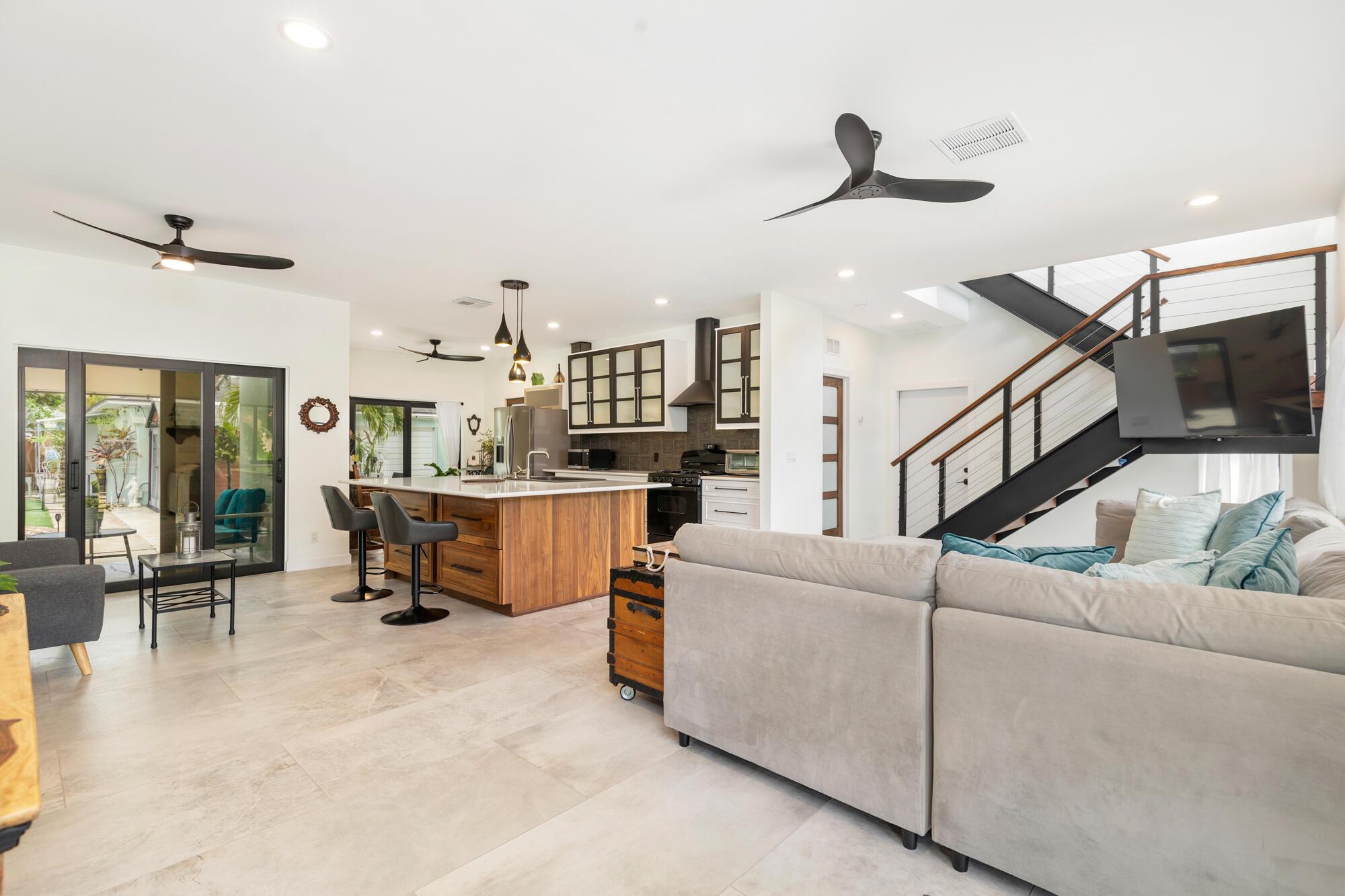Image 4: Great Room
