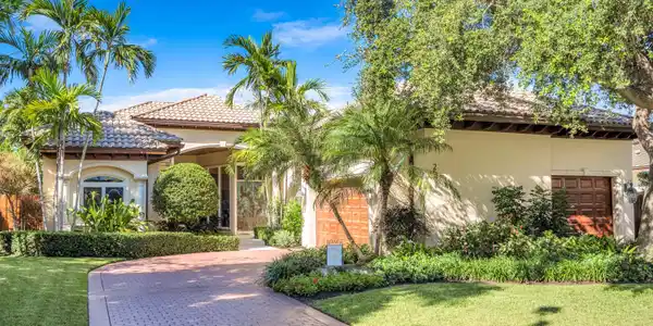 Image 2: 2507 BARCELONA DR-27