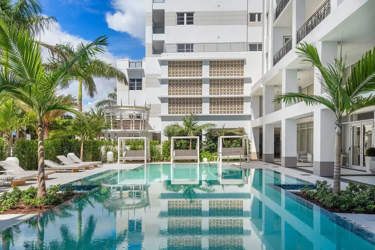 Image 1: Pool