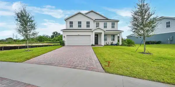4588 Lago Circle