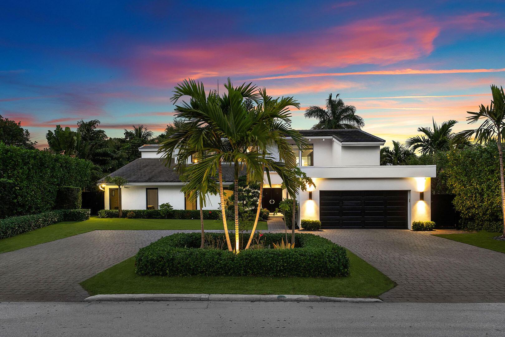 Image 3: 229_South_Maya_Palm_Drive_Dusk_01
