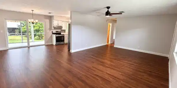 Image 4: living room 2