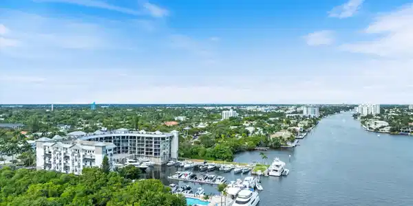 Image 3: Building, Marina and Location
