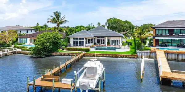 47 River Drive