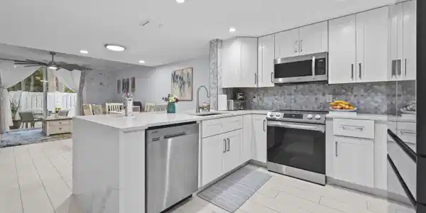 Image 3: Kitchen
