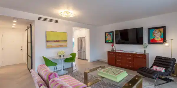 Image 2: 2