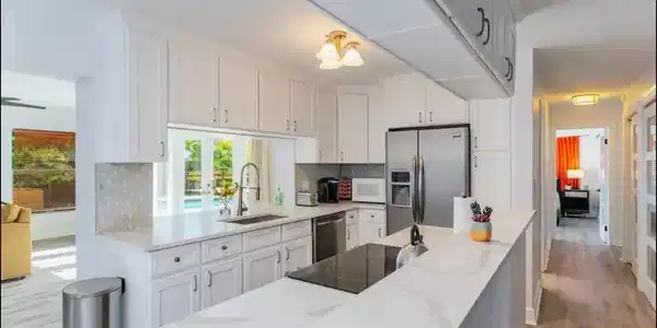 2521 NE 51st Street