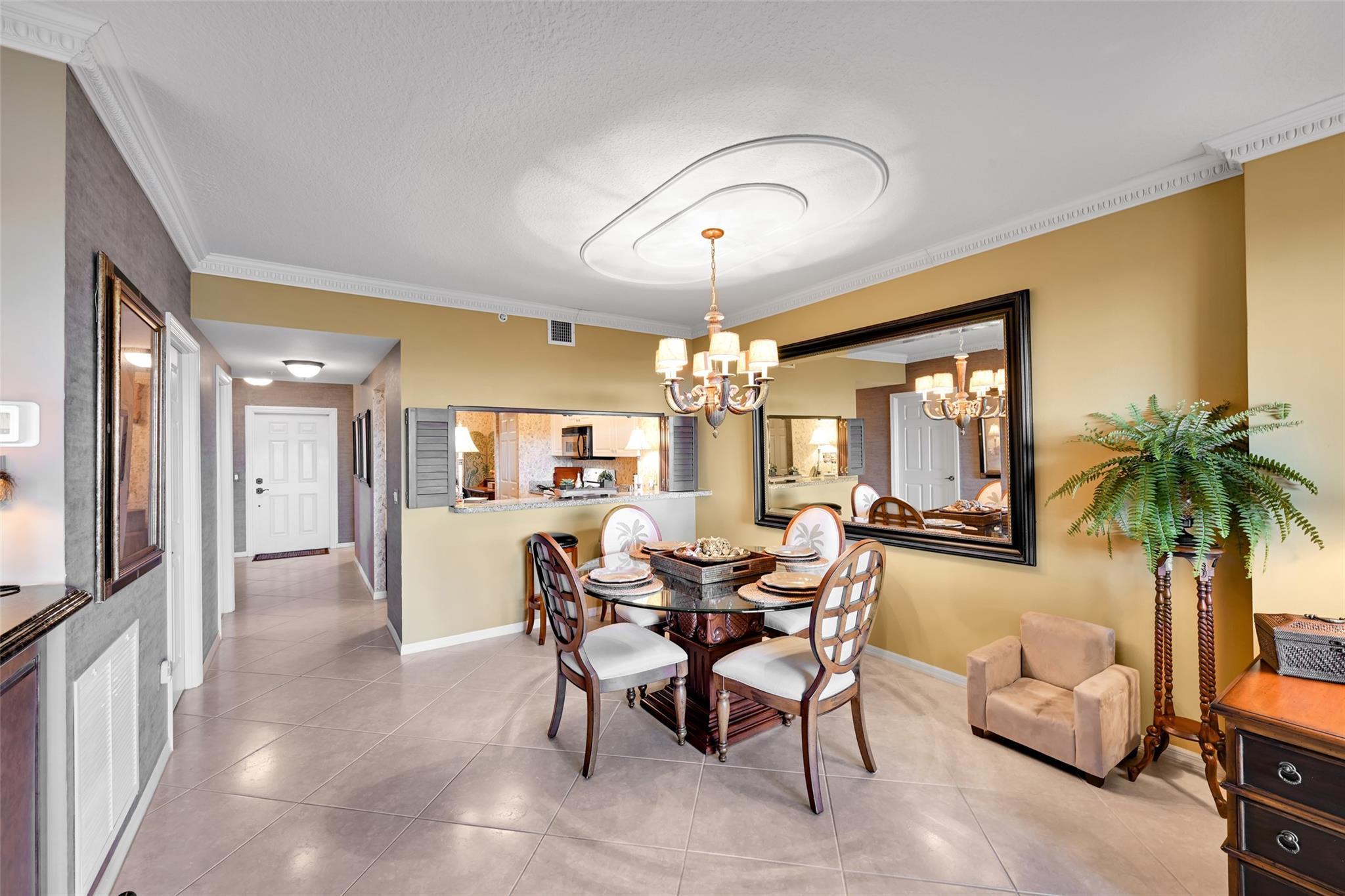 Image 4: DINING AREA