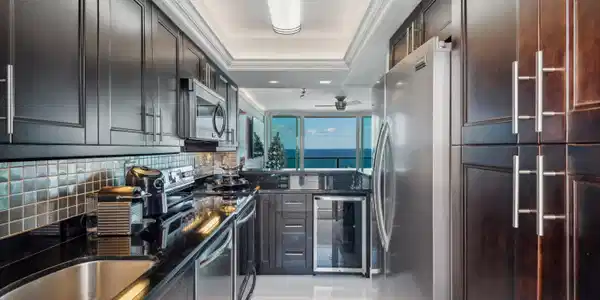 Image 4: 08_333-NE-21st-Ave-1508_Kitchen_Print
