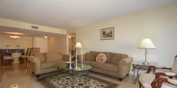 Image 3: Photo 3