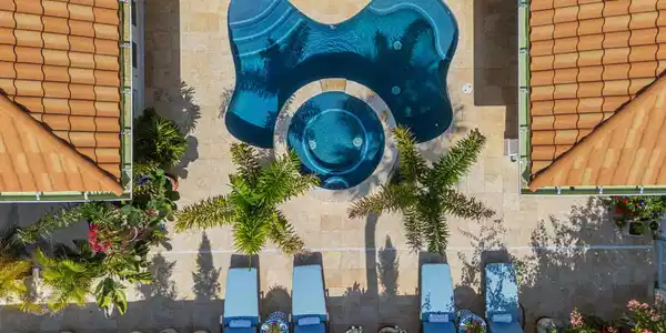 Image 2: 2 Aerial