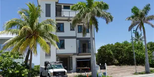 422 S Ocean Drive