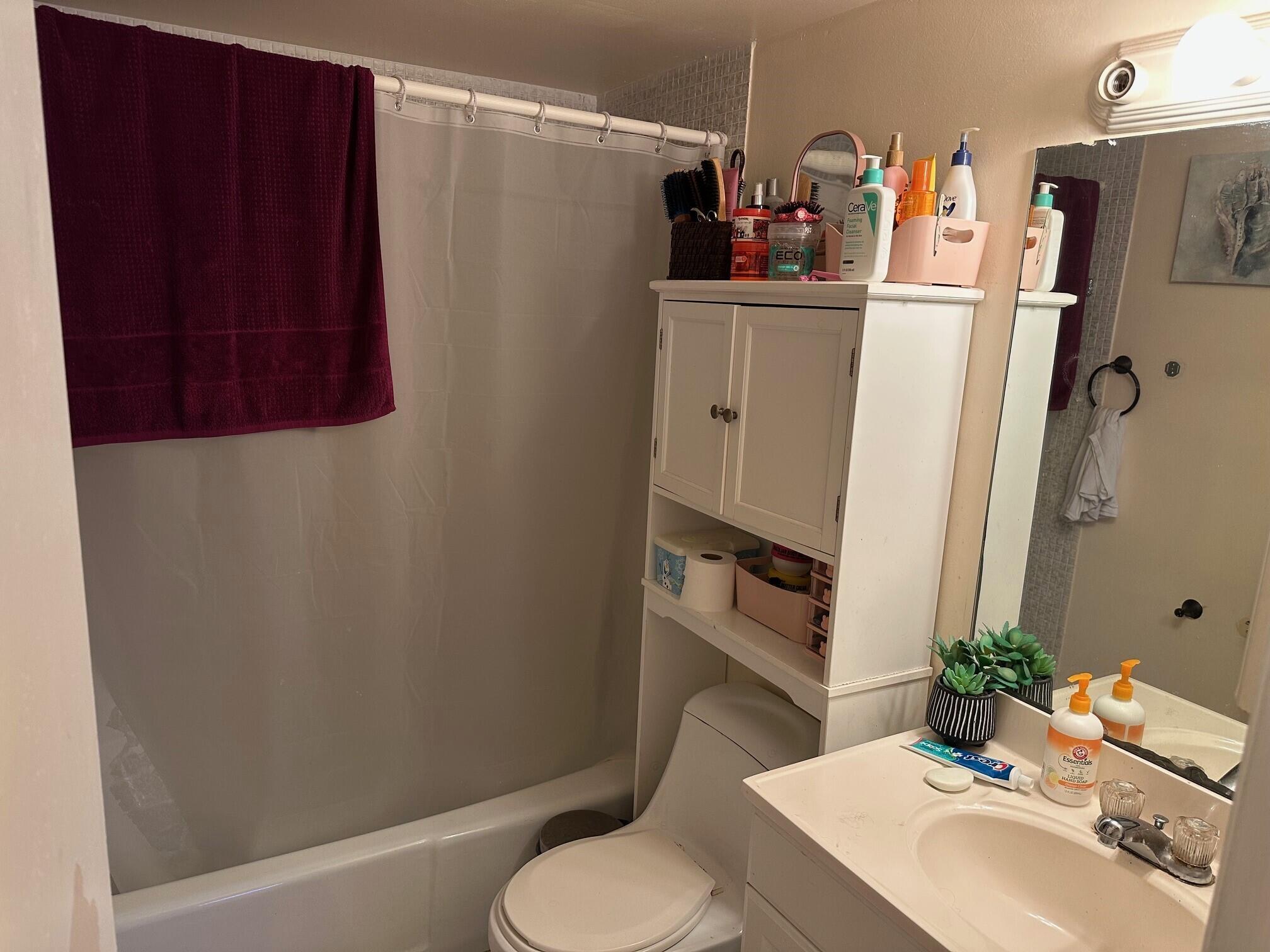 Image 3: Pic - Bathroom