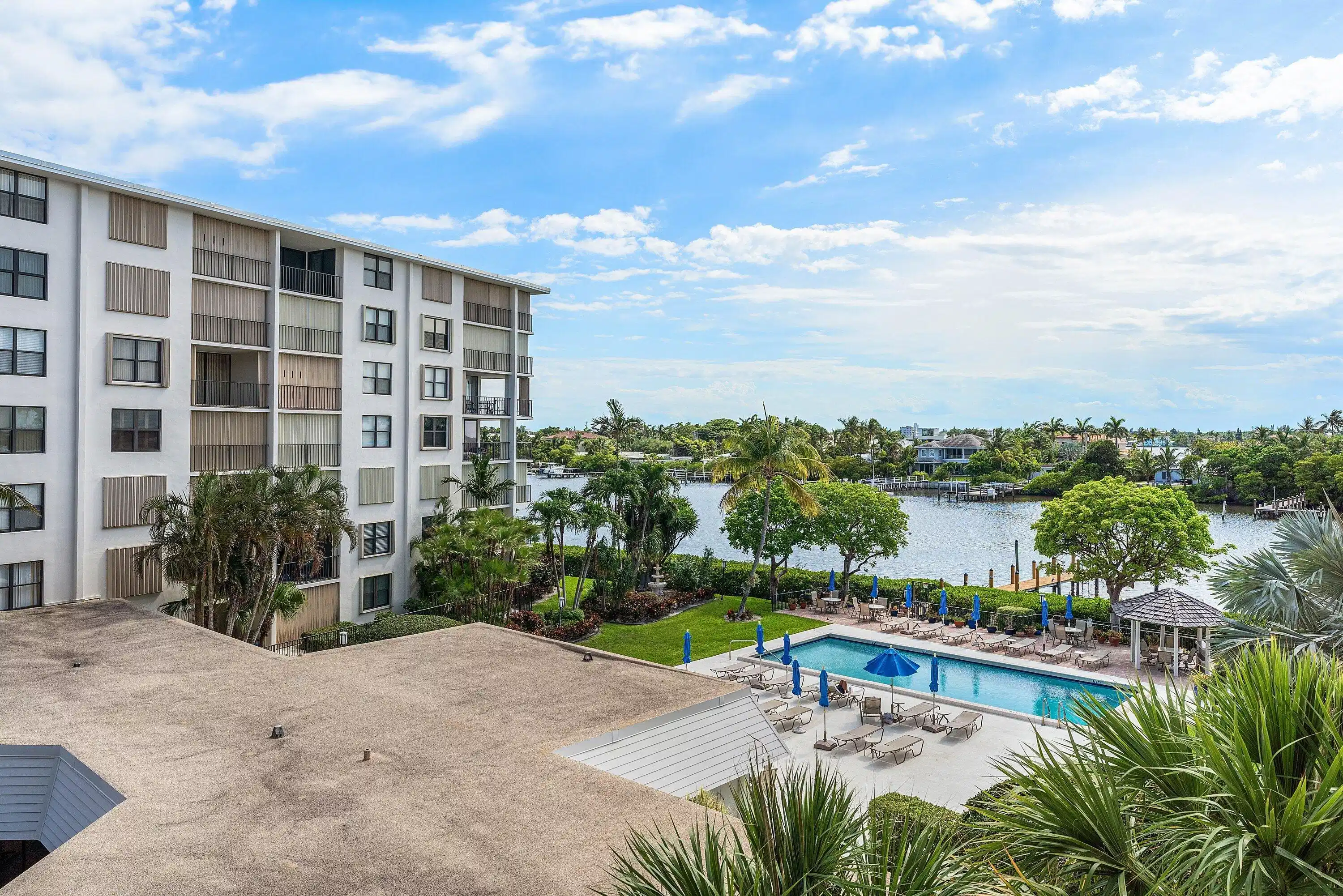 Image 1: 033-3545SouthOceanBoulevard-405-SouthPal