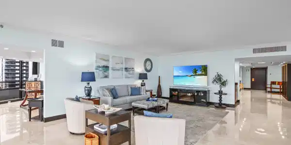 Image 2: Living Room (see entry door to the right and offic