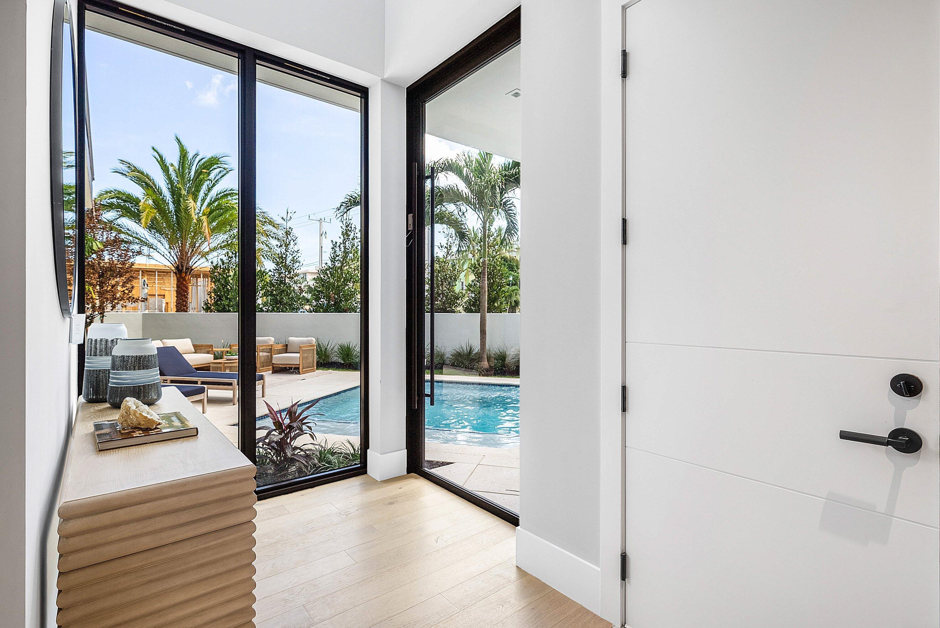 Image 2: 002-810AndrewsAvenue-DelrayBeach-FL-3348