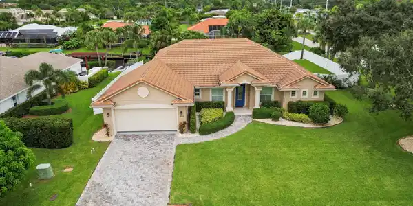 3211 SE River Vista Drive
