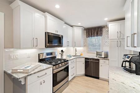 826 N Ocean Breeze