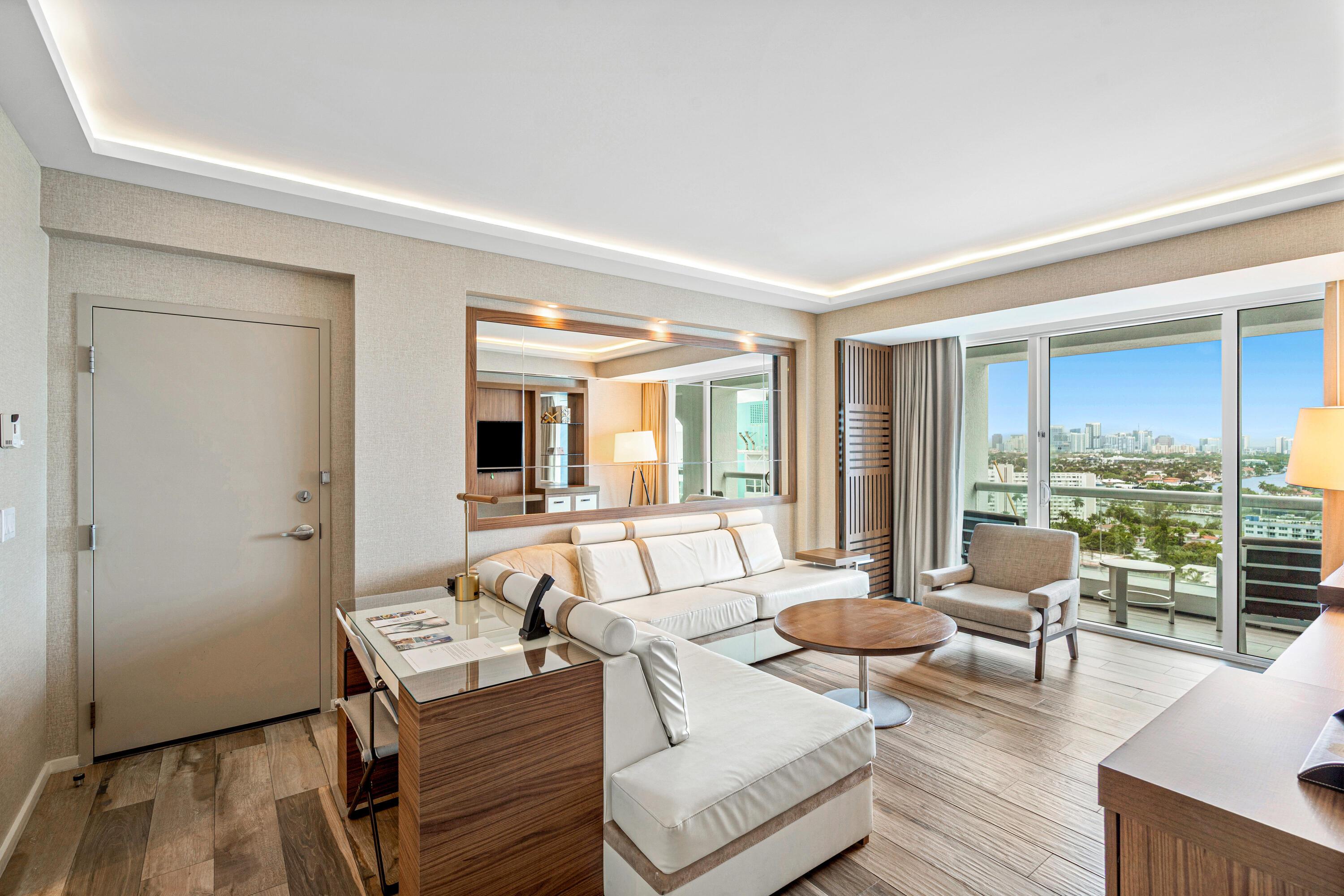 Image 4: 002-551NorthFortLauderdaleBeachBoulevard
