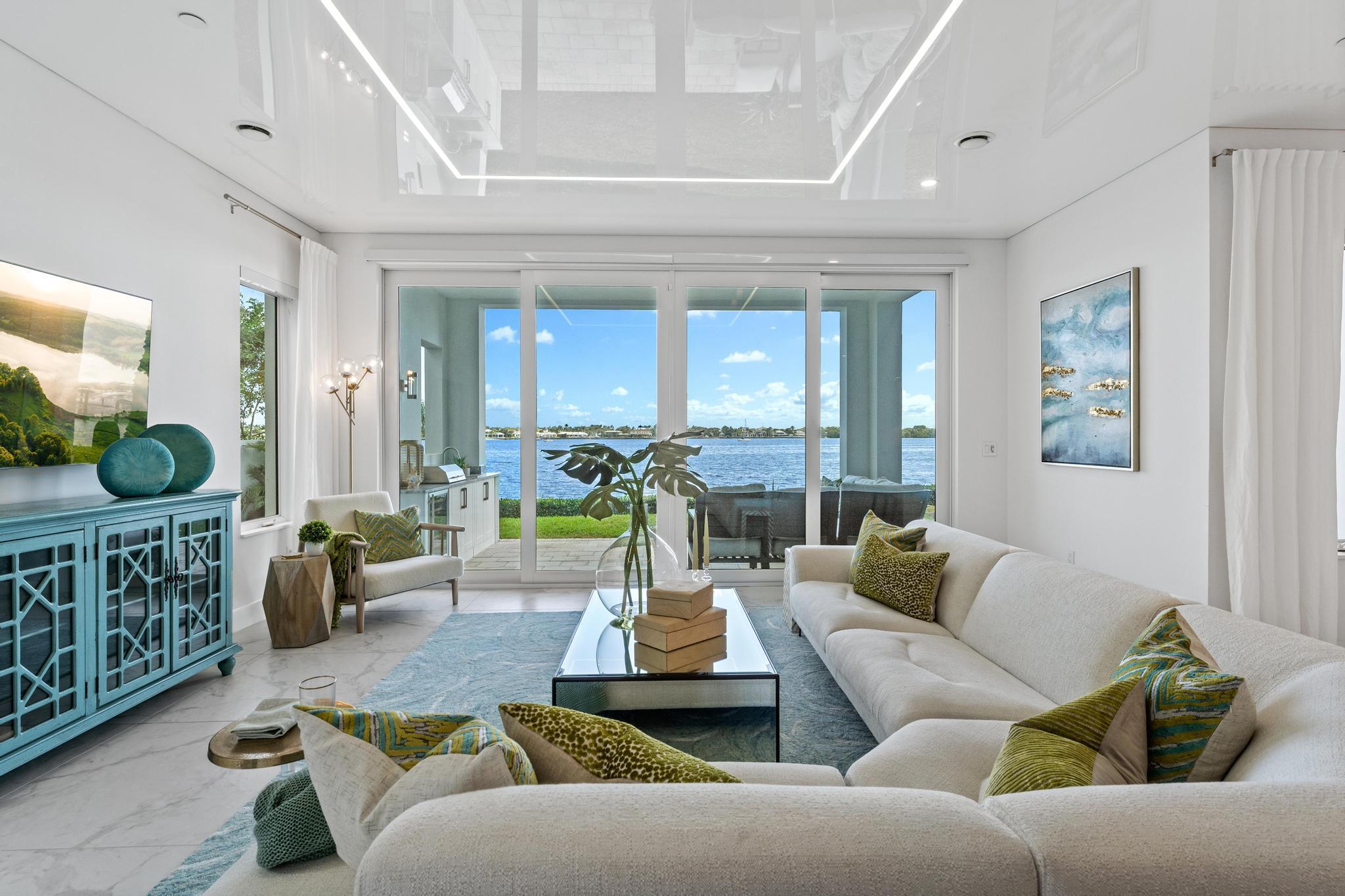 Image 3: 100 Water Club Ct N_Living Room