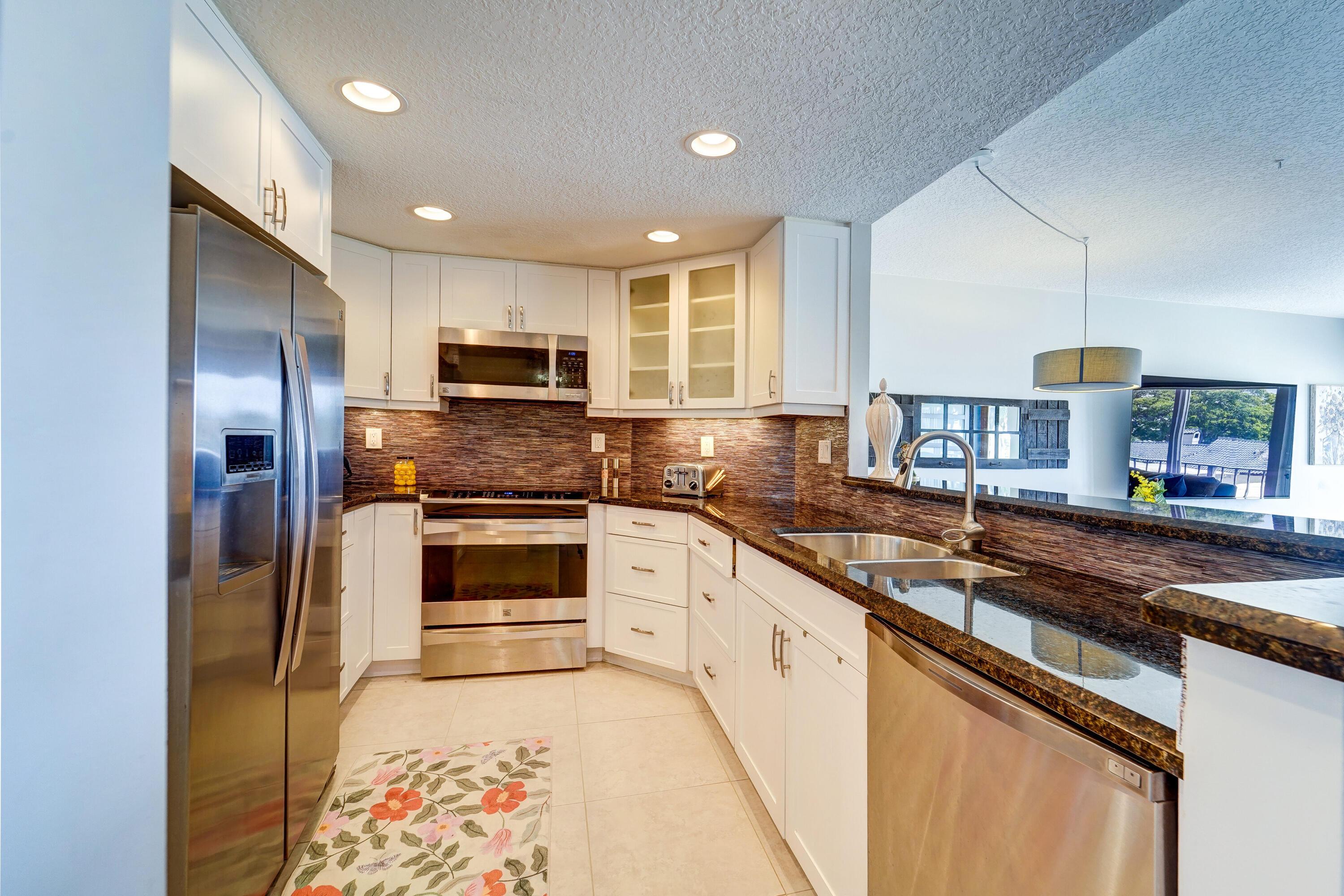 Image 2: 2500 E Las Olas Blvd Apt 403-print-009-0