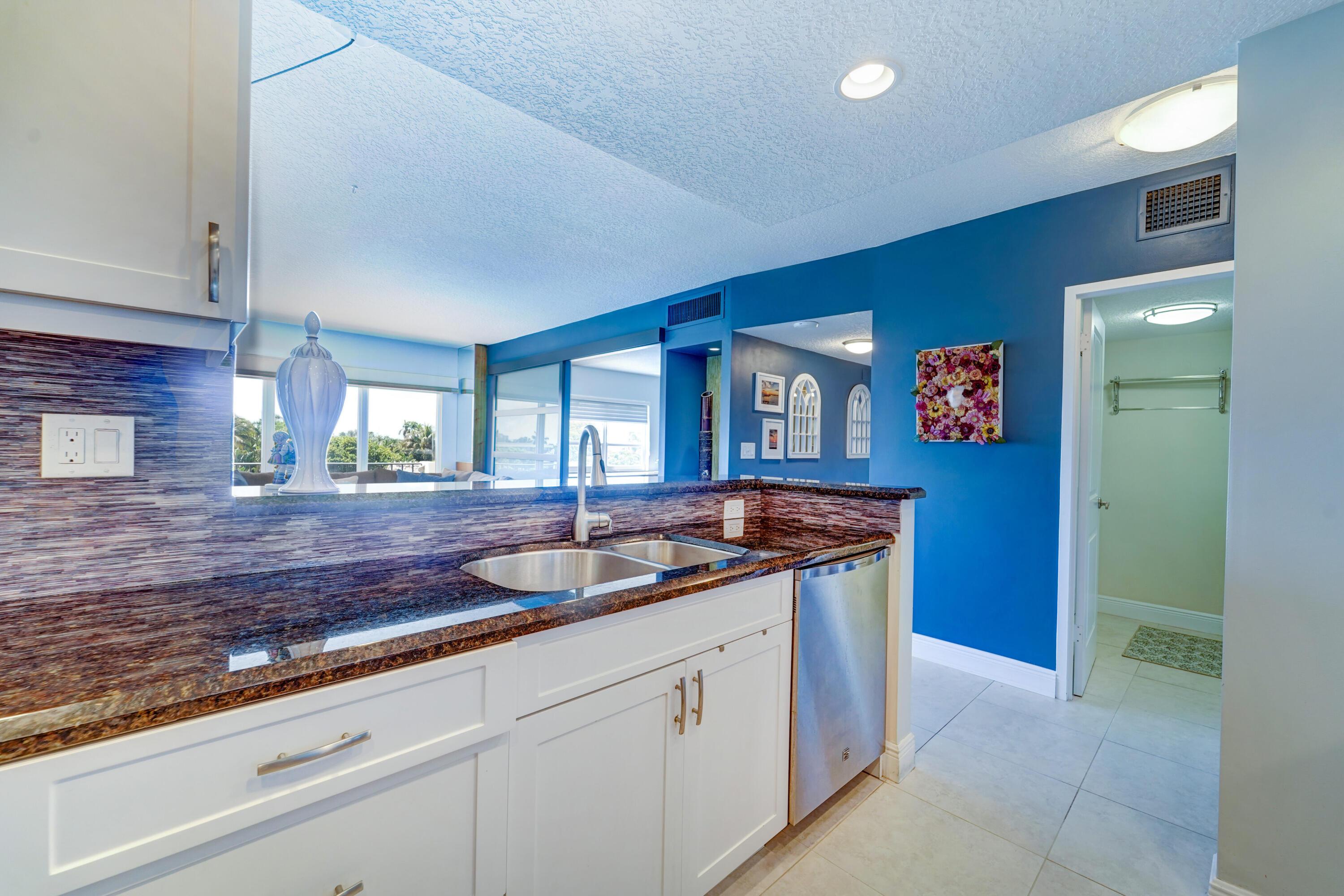 Image 3: 2500 E Las Olas Blvd Apt 403-print-011-0