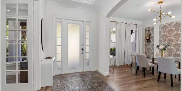Image 3: FOYER_ANGLE