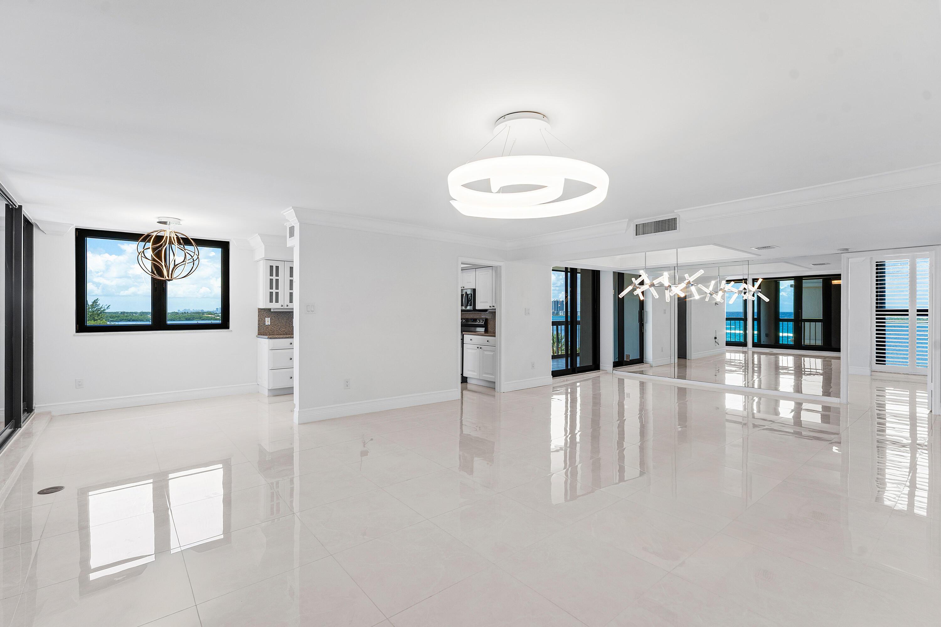 Image 3: Living Room