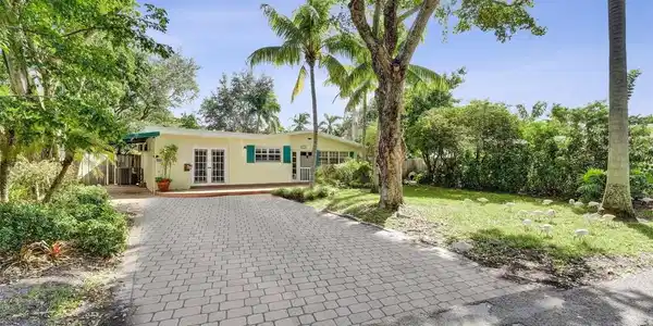 1240 SE 12th Way