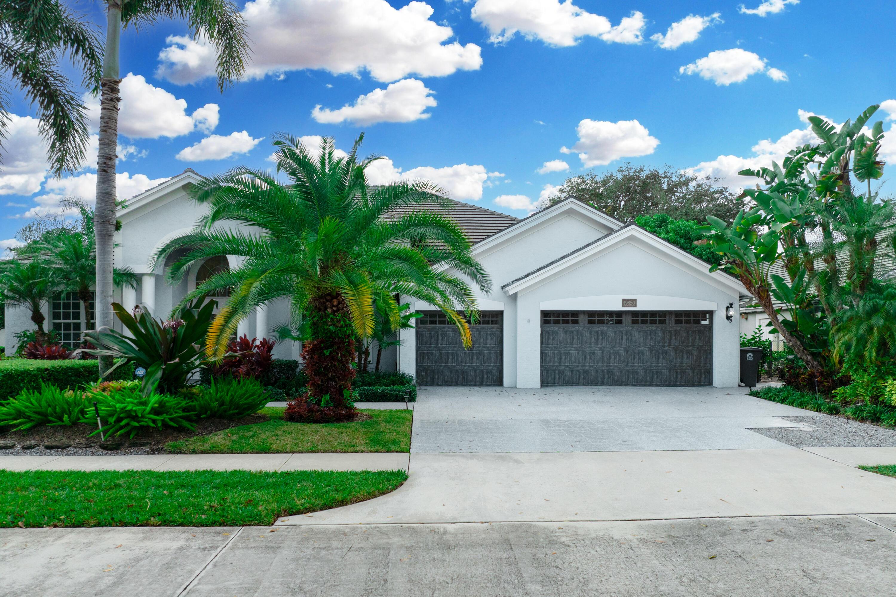Image 2: 19850 Loxahatchee River Dr