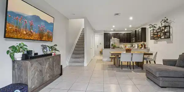 Image 3: 4-web-or-mls-SW 110th Ct-S0710-004