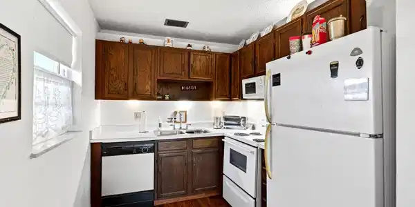 Image 3: 108 Spring Lake Drive - 203 -9
