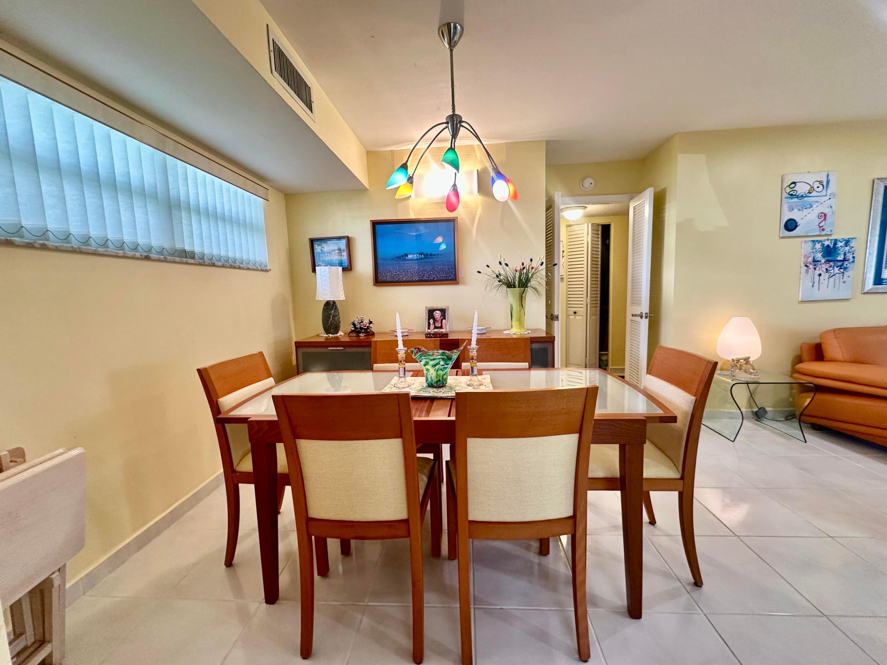 Image 4: Dining
