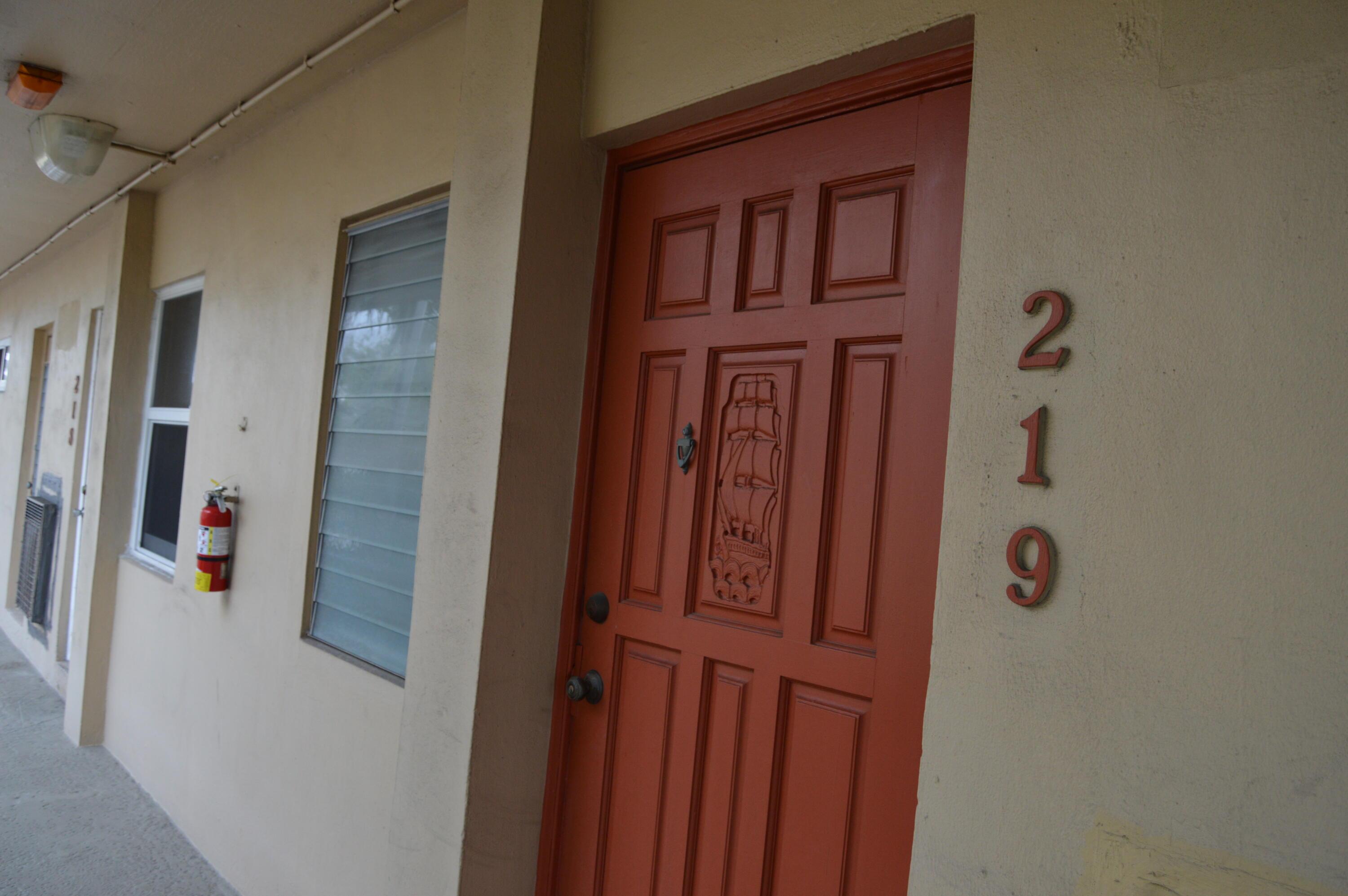 Image 4: Welcome to Unit 219